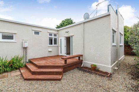 Photo of property in 33 Knowles Street, Terrace End, Palmerston North, 4410