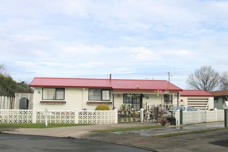 Photo of property in 14 Brightwell Place, Nawton, Hamilton, 3200