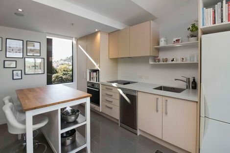 Photo of property in Nouvo Apartments, 5e/21 Rugby Street, Mount Cook, Wellington, 6021