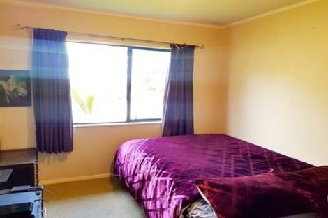 Photo of property in 2/20 Kamara Road, Glen Eden, Auckland, 0602