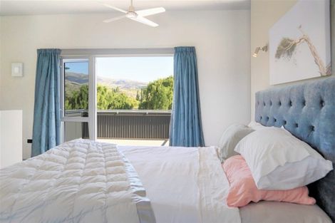 Photo of property in 8 Pisa Moorings Road, Mount Pisa, Cromwell, 9383