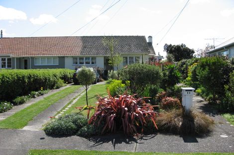 Photo of property in 11 Melvill Grove, Waterloo, Lower Hutt, 5011