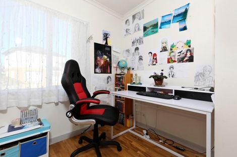 Photo of property in 6 Brashier Circle, Sunnyvale, Auckland, 0612