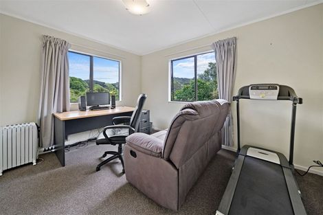 Photo of property in 25 Postgate Drive, Whitby, Porirua, 5024