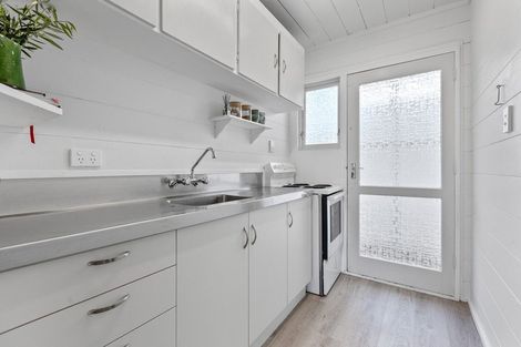 Photo of property in 14a Woodleigh Street, Frankleigh Park, New Plymouth, 4310