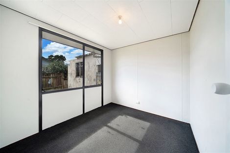 Photo of property in 2/76 Parrs Cross Road, Henderson, Auckland, 0612