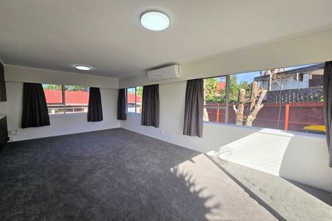 Photo of property in 2/10 Pamela Place, New Lynn, Auckland, 0600