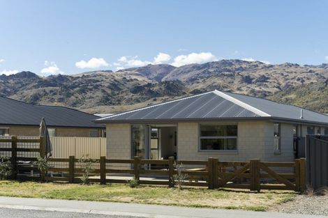 Photo of property in 7 Missy Crescent, Mount Pisa, Cromwell, 9383