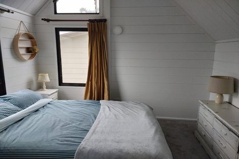 Photo of property in 71 Heta Road, Highlands Park, New Plymouth, 4312