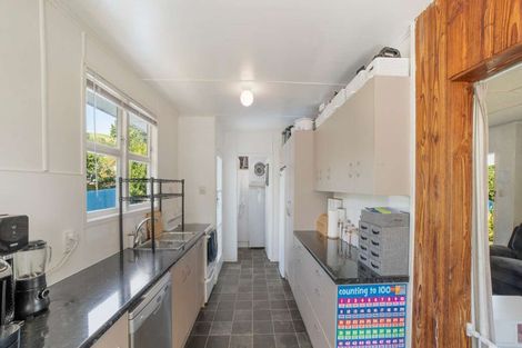 Photo of property in 49 Lyell Road, Outer Kaiti, Gisborne, 4010
