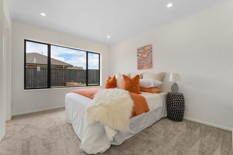 Photo of property in 21 Sandwick Drive, Weymouth, Auckland, 2103