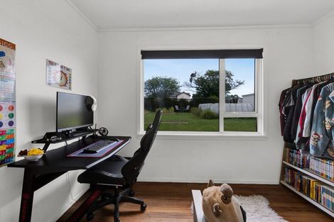 Photo of property in 15 Campbell Street, Hawera, 4610