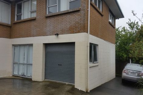 Photo of property in 1/940 East Coast Road, Northcross, Auckland, 0630