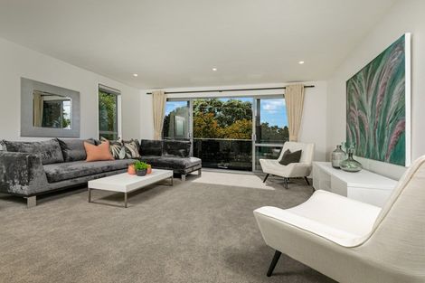 Photo of property in 144 East Coast Road, Forrest Hill, Auckland, 0620