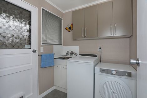 Photo of property in 18 Russell Street, Feilding, 4702