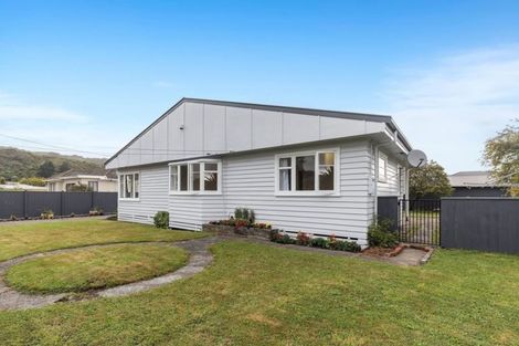 Photo of property in 12 Best Street, Wainuiomata, Lower Hutt, 5014