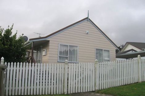 Photo of property in 27 Guadeloupe Crescent, Grenada Village, Wellington, 6037