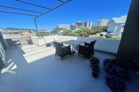 Photo of property in Highwic, 15/32 Hobson Street, Thorndon, Wellington, 6011