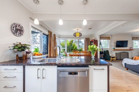 Photo of property in 6 Bellevue Avenue, Wellsford, 0900