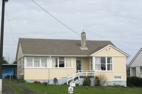 Photo of property in 63 Cook Street, Marfell, New Plymouth, 4310