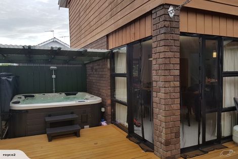 Photo of property in 2/10 Tiri View Place, Waiake, Auckland, 0630