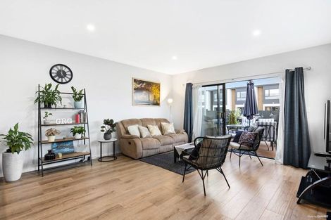 Photo of property in 2 Beardmore Lane, Papakura, 2110