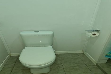 Photo of property in 11 William Souter Street, Forrest Hill, Auckland, 0620