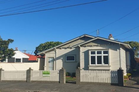 Photo of property in 8 Roxburgh Grove, Petone, Lower Hutt, 5012