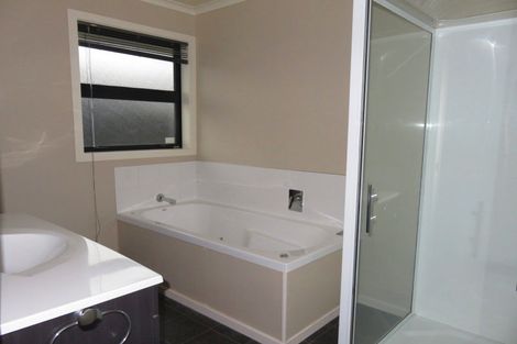 Photo of property in 53 Rosalie Terrace, Kelvin Grove, Palmerston North, 4414
