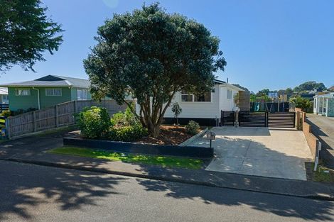 Photo of property in 4 Robert Mckeen Street, Otaki Beach, Otaki, 5512