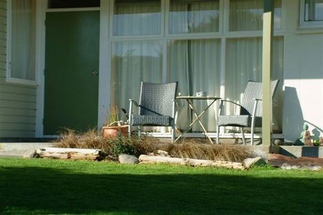 Photo of property in 17 Duchess Place, Maupuia, Wellington, 6022