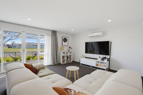 Photo of property in 47 Pegasus Boulevard, Pegasus, 7612