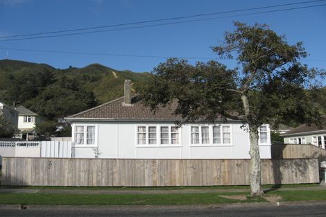 Photo of property in 1 Newcombe Street, Naenae, Lower Hutt, 5011