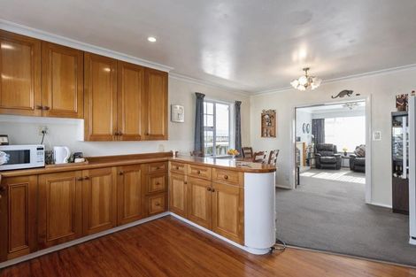 Photo of property in 94 Bartholomew Road, Levin, 5510