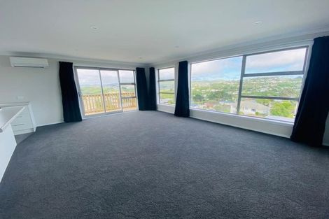 Photo of property in 20c Chetwode Grove, Newlands, Wellington, 6037