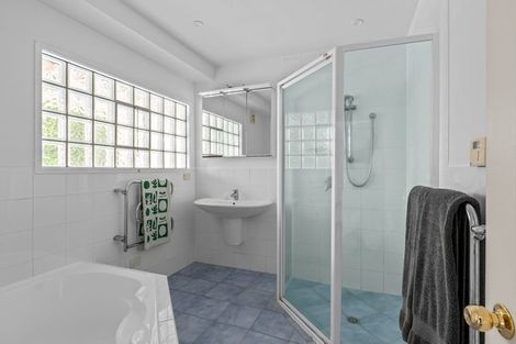 Photo of property in 32 Danbury Drive, Torbay, Auckland, 0630