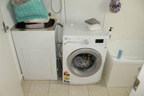 Photo of property in 5/221 Mount Smart Road, Onehunga, Auckland, 1061