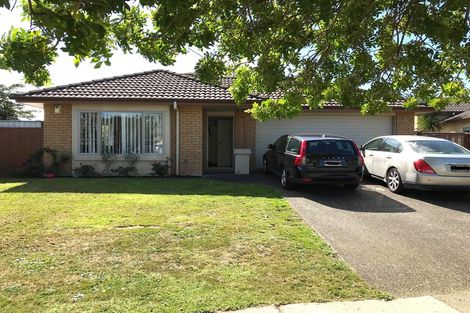 Photo of property in 98 Riverton Drive, Randwick Park, Auckland, 2105