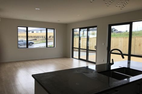 Photo of property in 53 Pitoitoi Drive, Riverhead, 0820