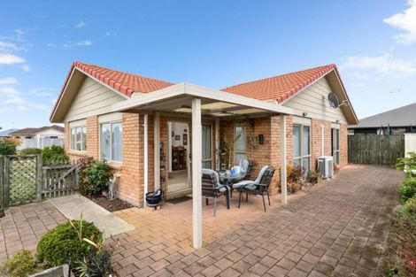 Photo of property in 2 Shrule Place, Huntington, Hamilton, 3210