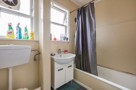 Photo of property in 73 Driver Crescent, Cannons Creek, Porirua, 5024