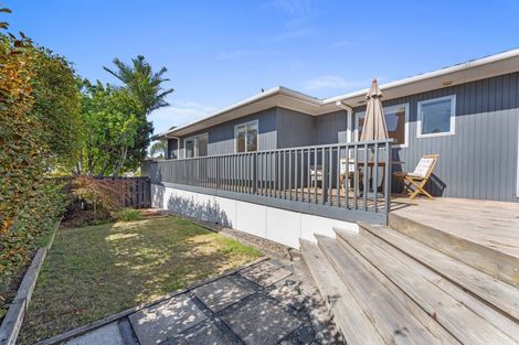 Photo of property in 22 Himalaya Drive, Half Moon Bay, Auckland, 2012