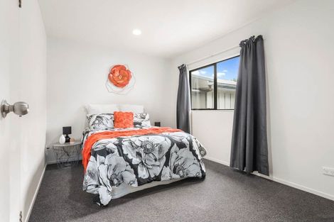 Photo of property in 135d Triangle Road, Massey, Auckland, 0614