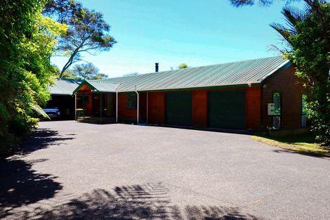 Photo of property in 86 Stoney Creek Drive, Waitakere, Henderson, 0782