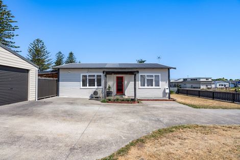 Photo of property in 6 Te Awa Avenue, Te Awa, Napier, 4110