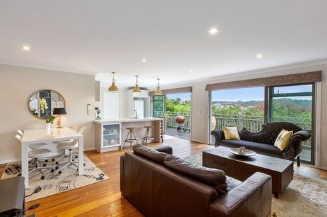 Photo of property in 16 Fern Court, Orewa, 0931