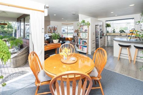 Photo of property in 52 Waterford Road, Fitzroy, Hamilton, 3206