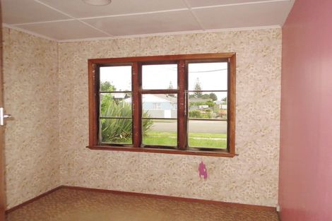 Photo of property in 11 Mckenzie Street, Levin, 5510