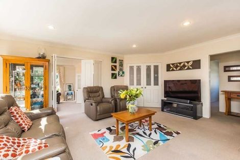 Photo of property in 58 Lothian Brae, Wattle Downs, Auckland, 2103