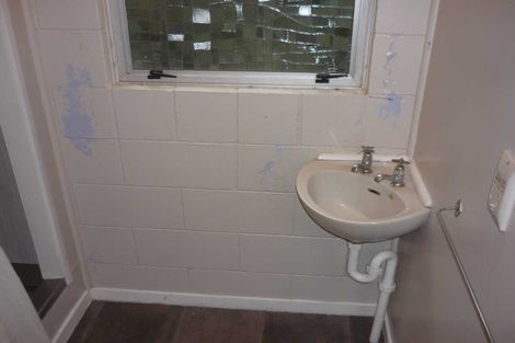 Photo of property in 16 Findlay Street, Moturoa, New Plymouth, 4310